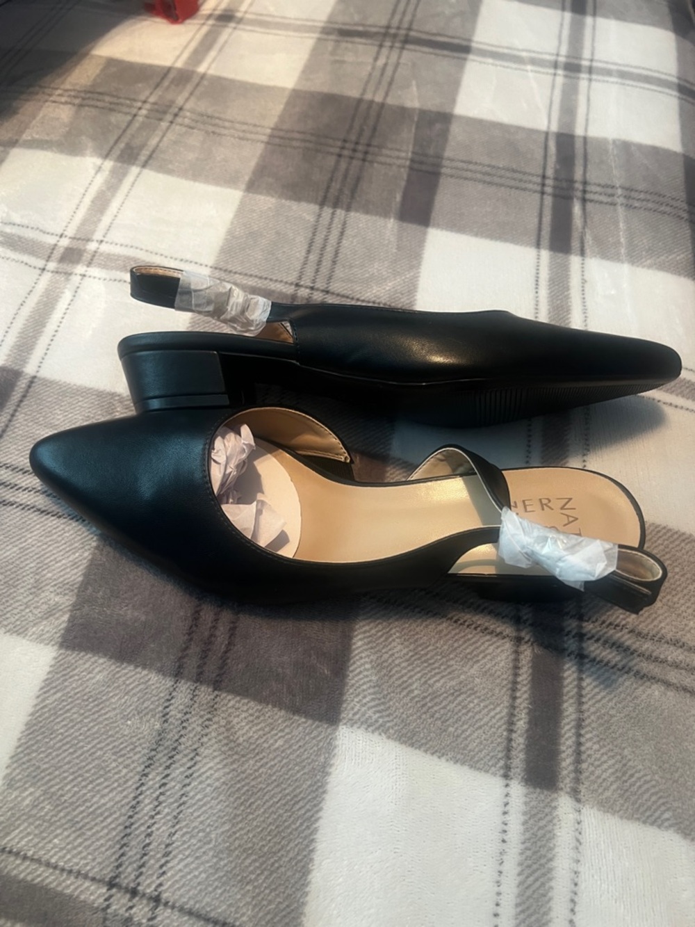 Naturalizer Black Pointed Slingback Mules - Classic Low Heel - Picture 2 of 6